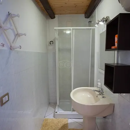 לינה וארוחת בוקר Solemare 2*